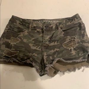 vanilla star camo shorts